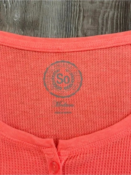 Women’s Coral Ribbed Long-Sleeve Henley Top - Picture 4 of 7